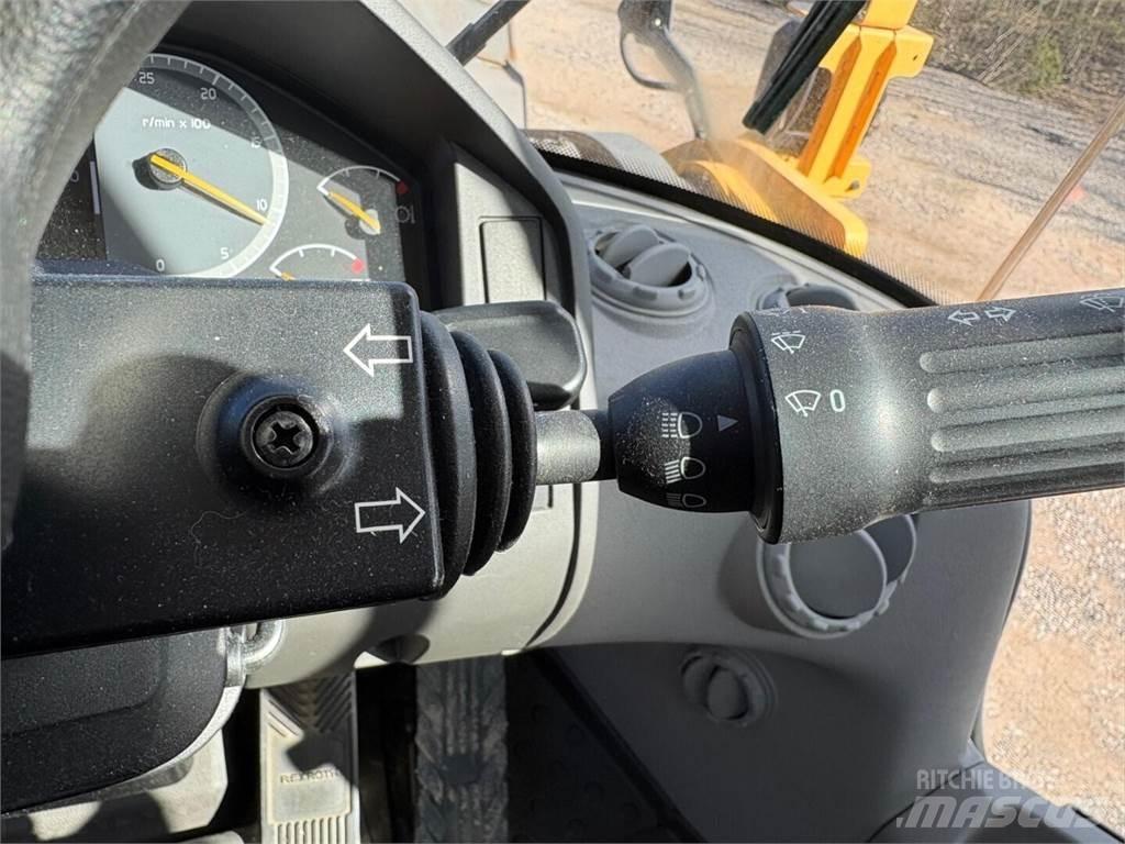 Volvo L 220 H Gumikerekes homlokrakodók