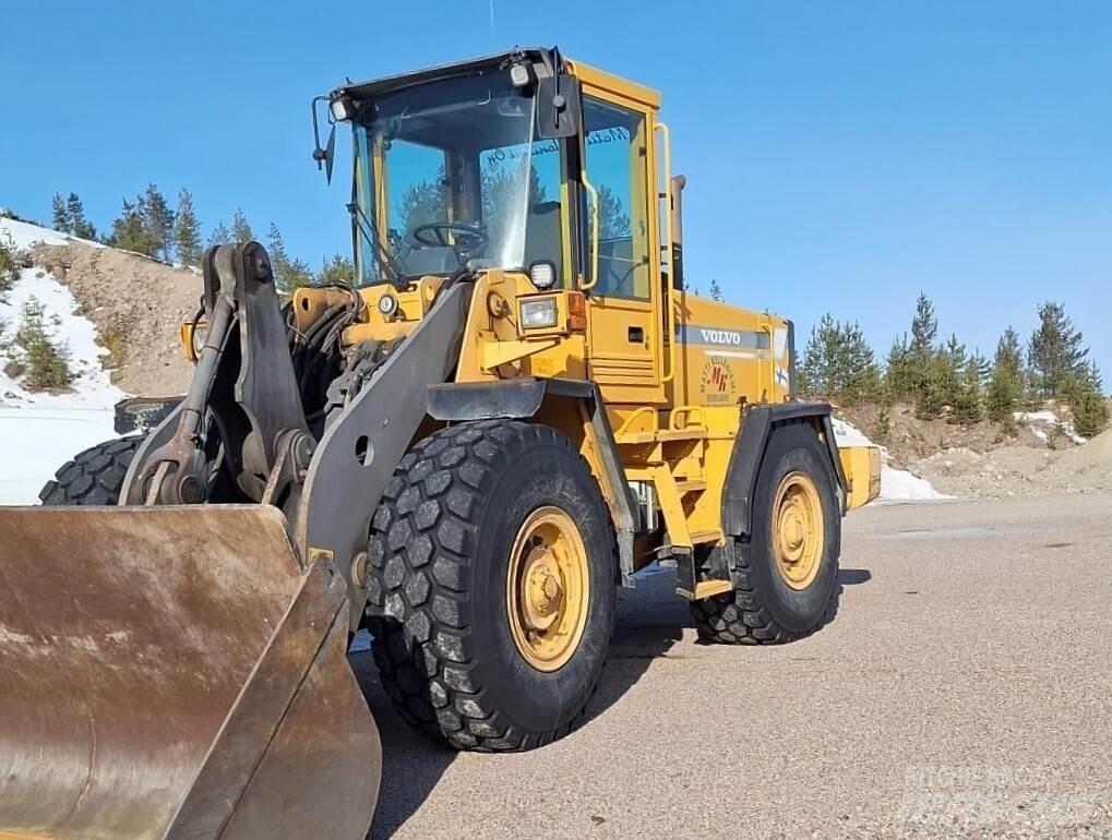 Volvo L 90 C Gumikerekes homlokrakodók