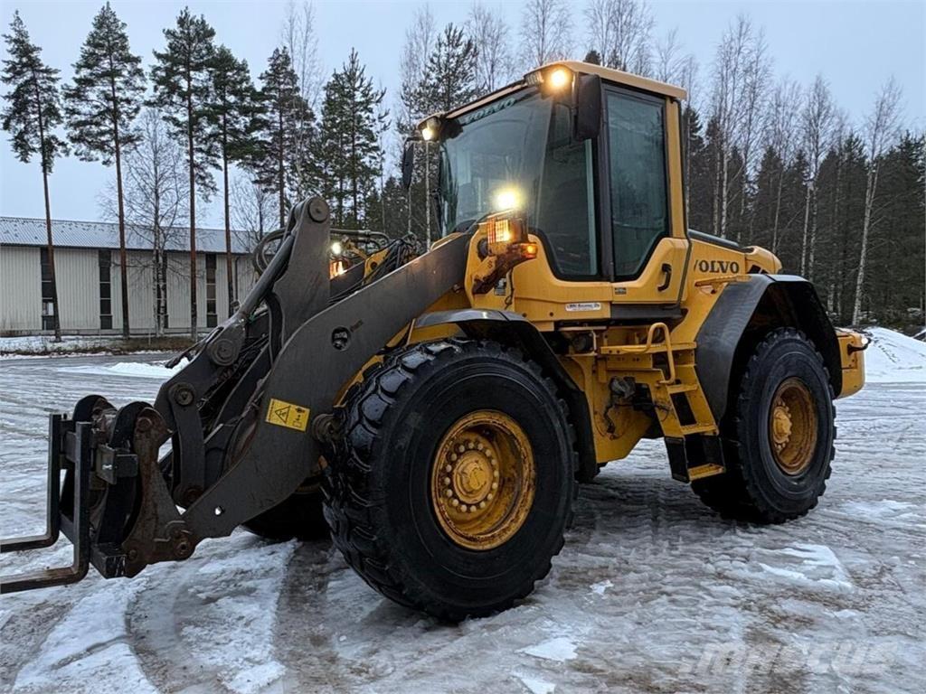 Volvo L 90 F Gumikerekes homlokrakodók