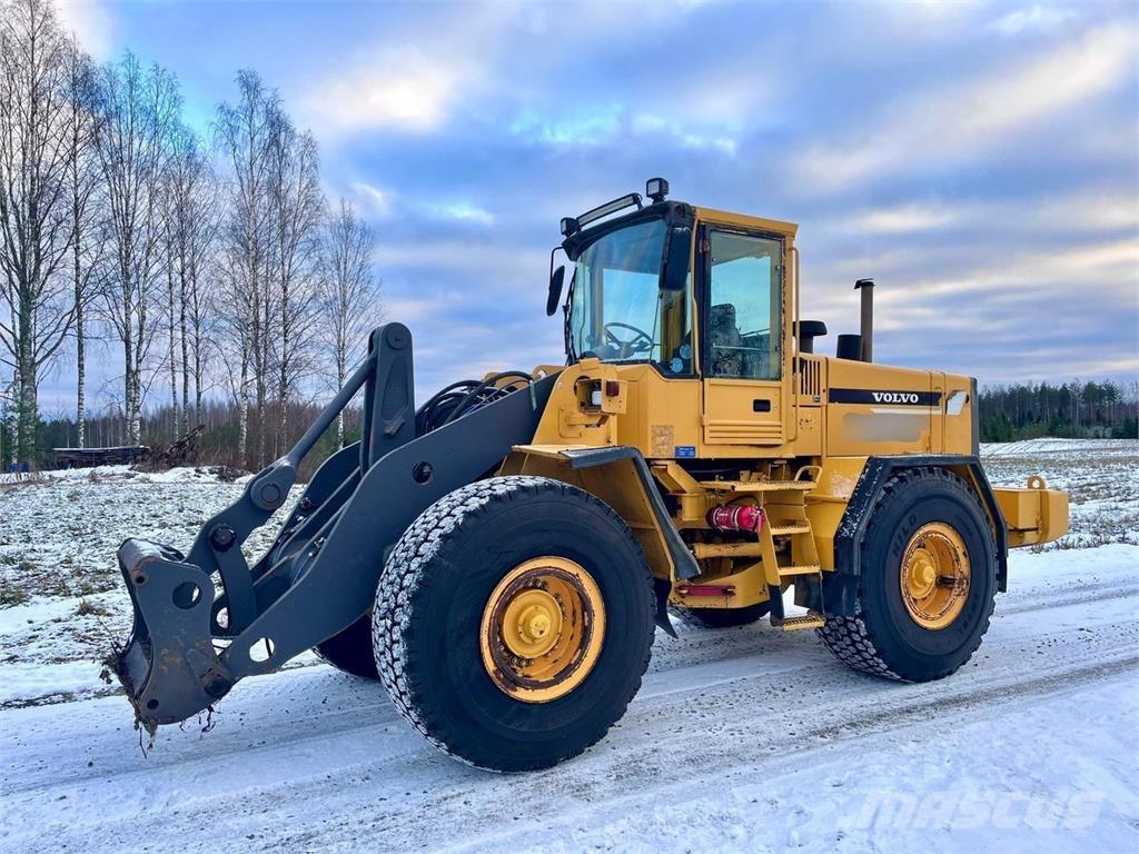 Volvo L120C Gumikerekes homlokrakodók
