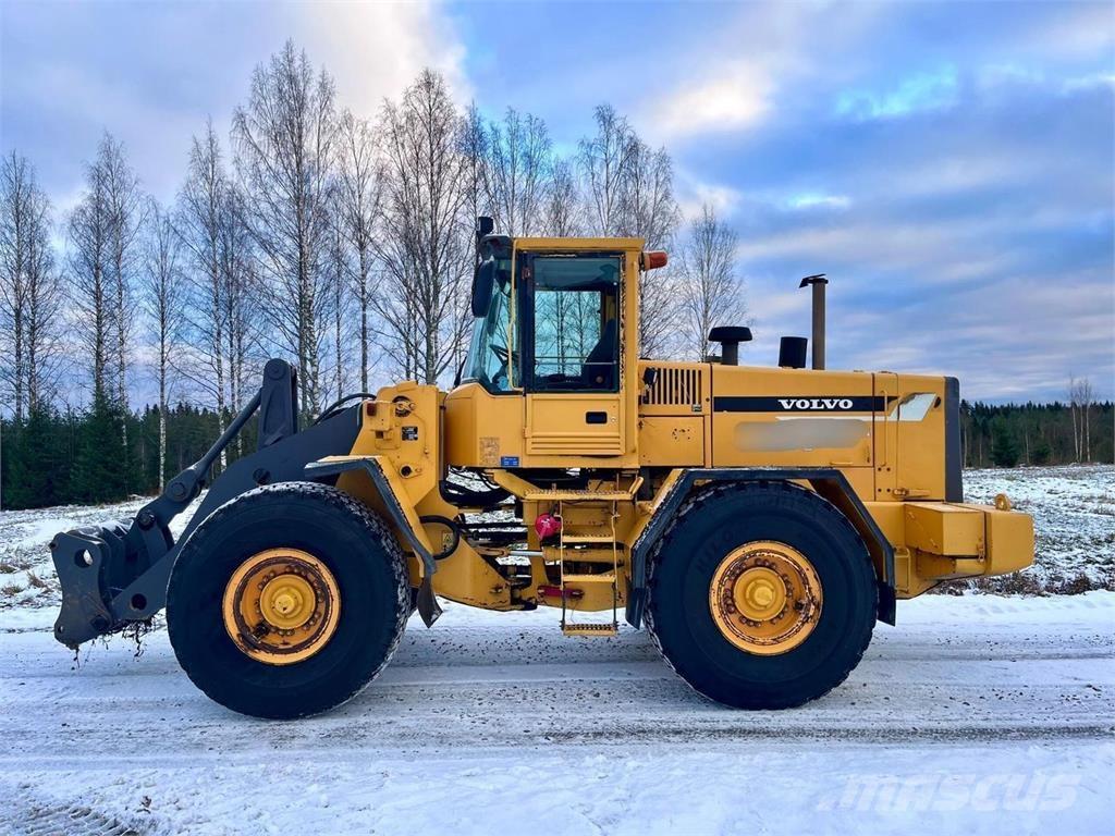 Volvo L120C Gumikerekes homlokrakodók