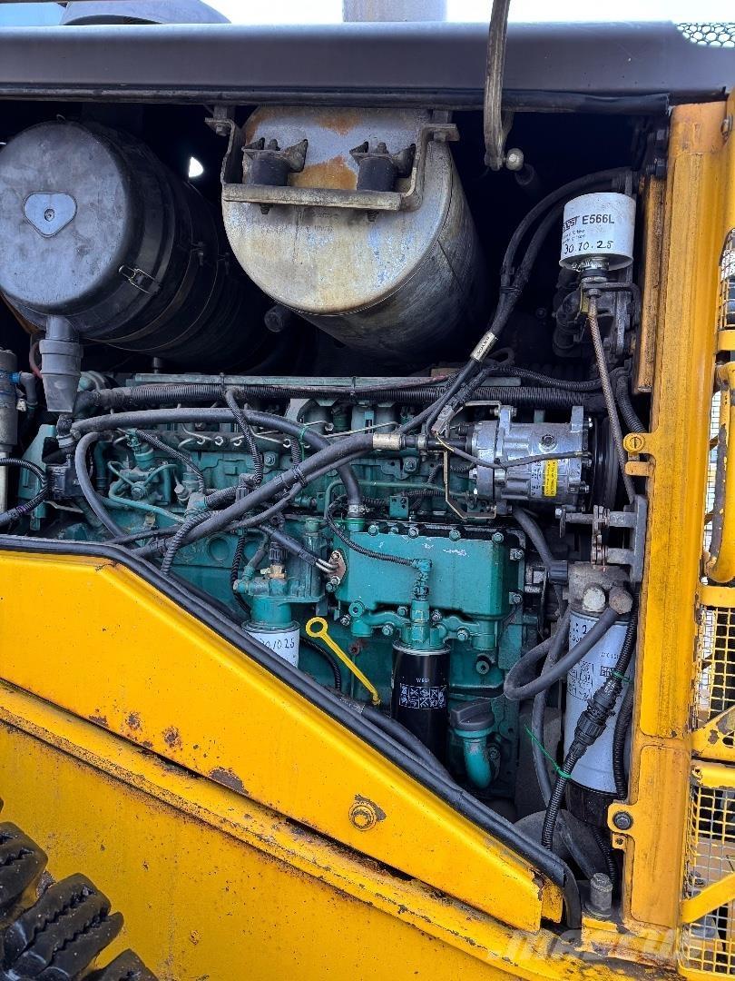 Volvo L120F Gumikerekes homlokrakodók