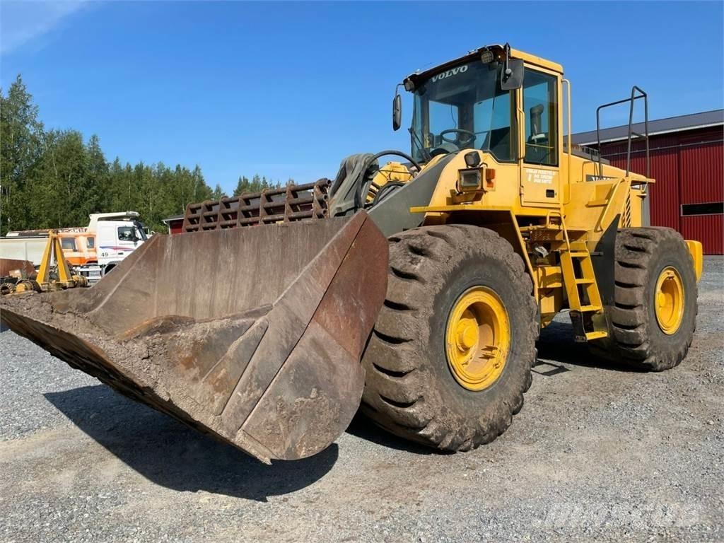 Volvo L180D Gumikerekes homlokrakodók