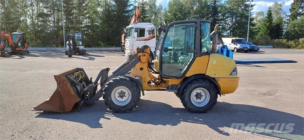 Volvo L25B-P Gumikerekes homlokrakodók