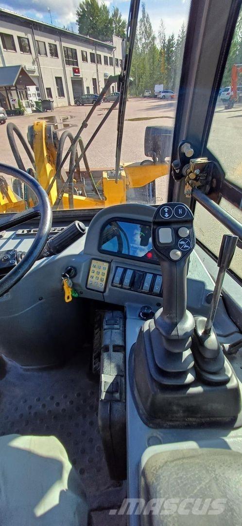 Volvo L25B-P Gumikerekes homlokrakodók