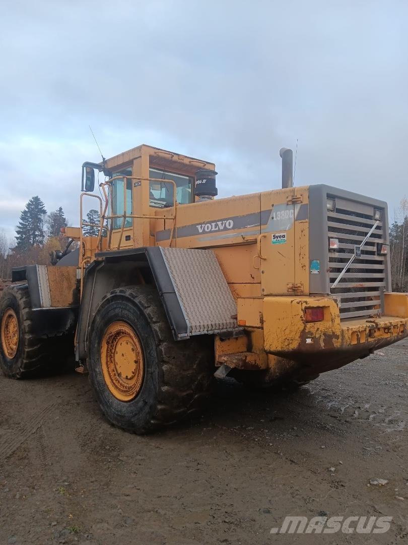 Volvo L330C Gumikerekes homlokrakodók
