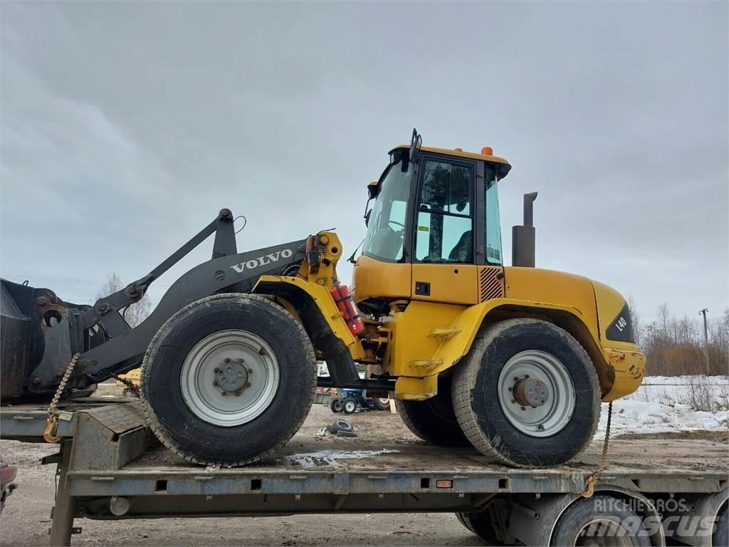 Volvo L40 Gumikerekes homlokrakodók