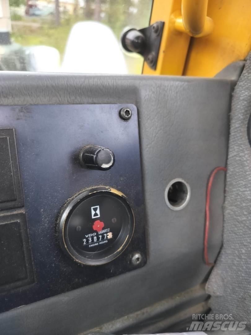 Volvo L70C Gumikerekes homlokrakodók