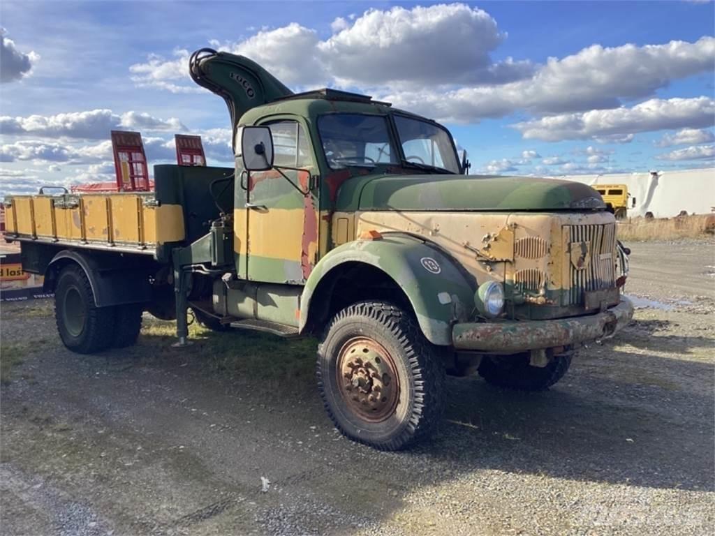 Volvo N 86 Platós / Ponyvás teherautók