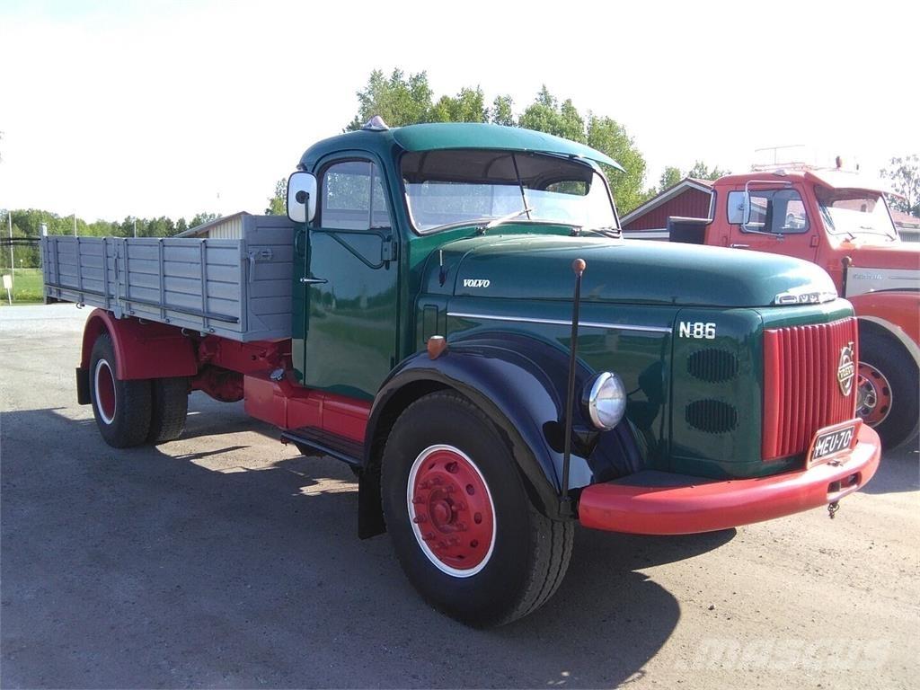 Volvo N 86 Platós / Ponyvás teherautók