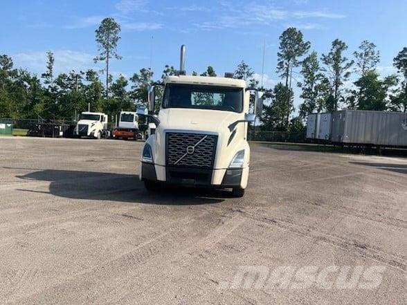 Volvo VNL64T300 Nyergesvontatók
