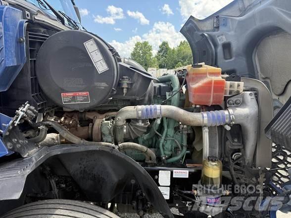 Volvo VNL64T860 Nyergesvontatók