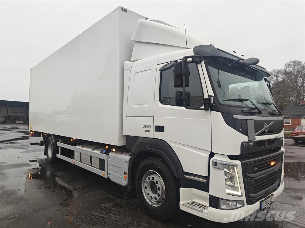 Volvo FM330 Dobozos teherautók