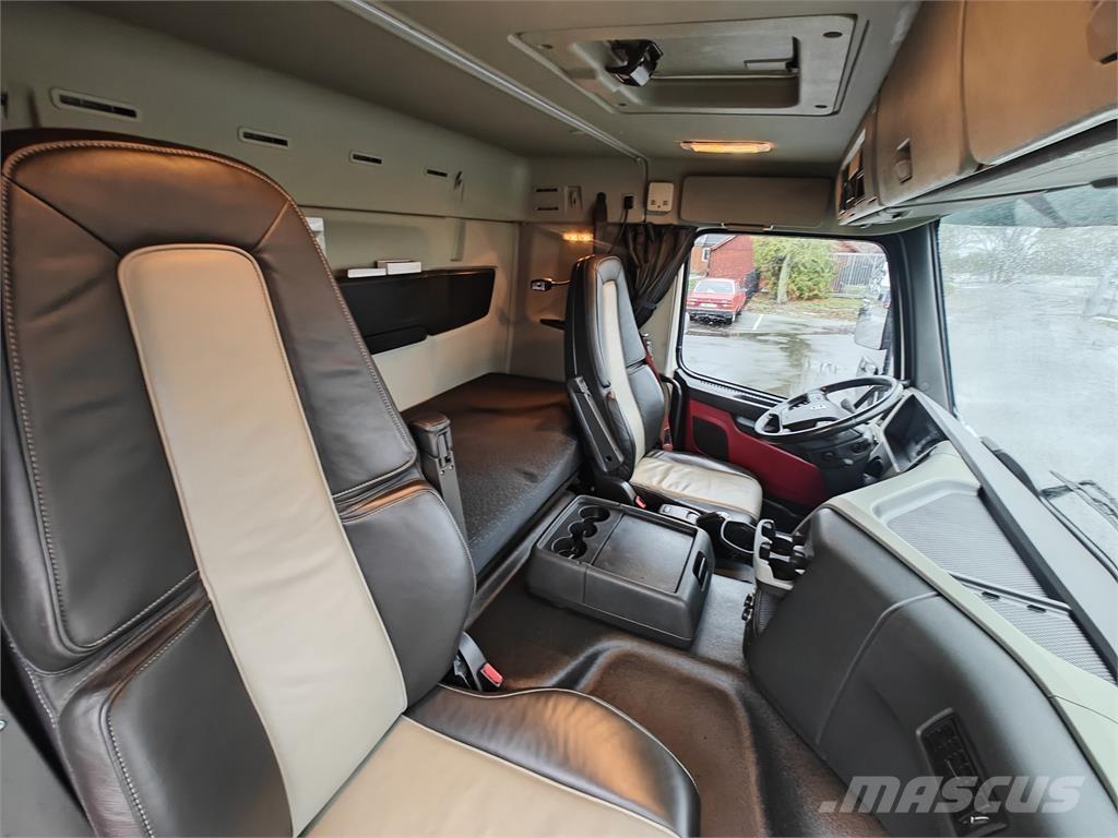 Volvo FM330 Dobozos teherautók