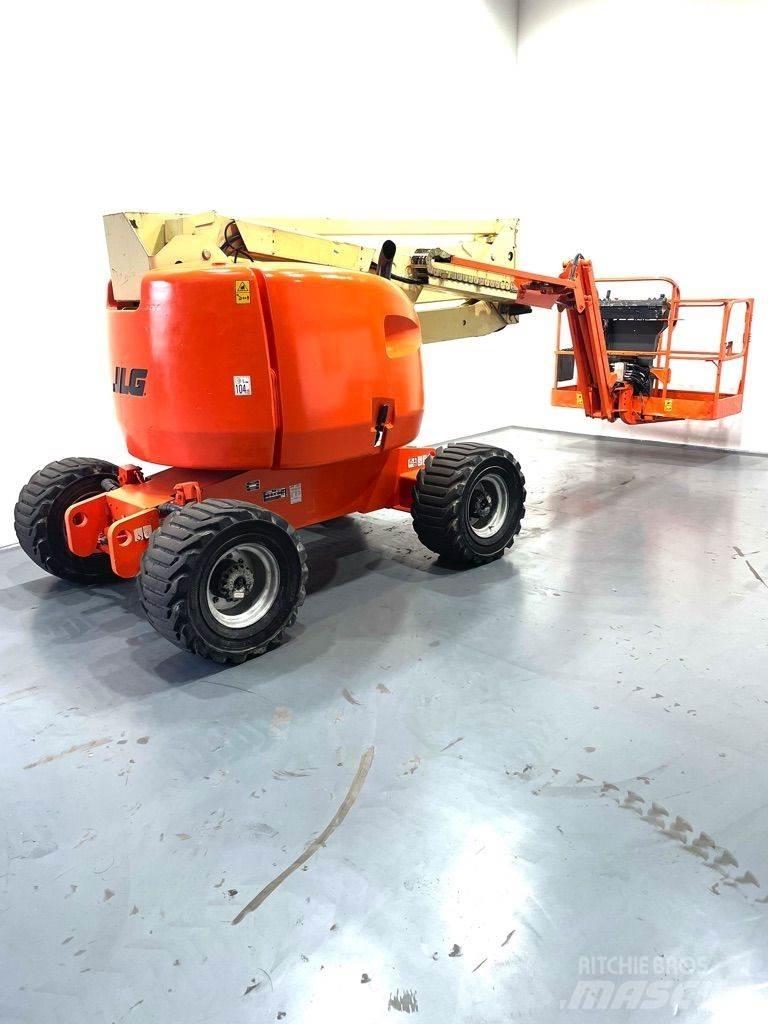 JLG 450AJ Karos emelők