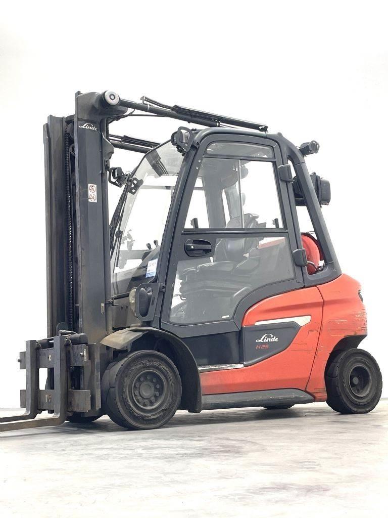 Linde H25T-01-1202 Gázüzemű targoncák