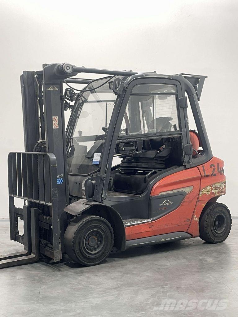 Linde H25T-01-1202 Gázüzemű targoncák