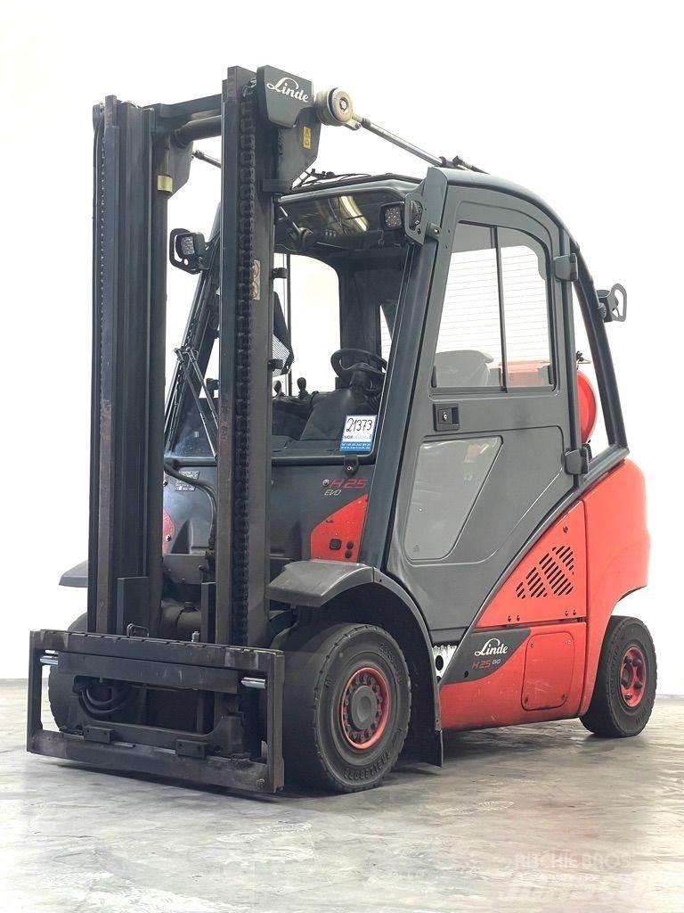 Linde H25T-392-EVO Gázüzemű targoncák