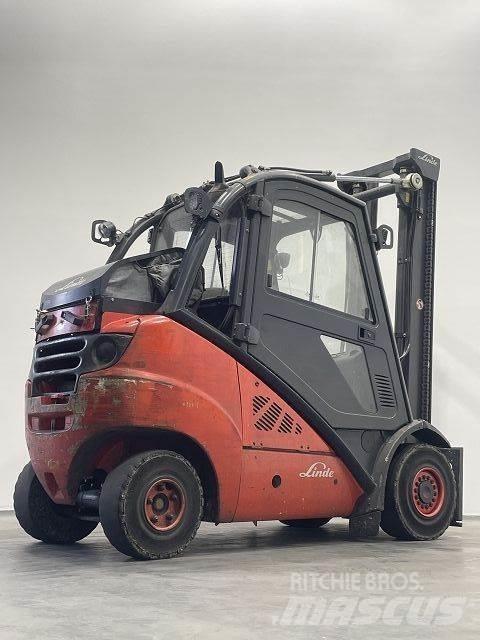 Linde H30T-01 393 Gázüzemű targoncák