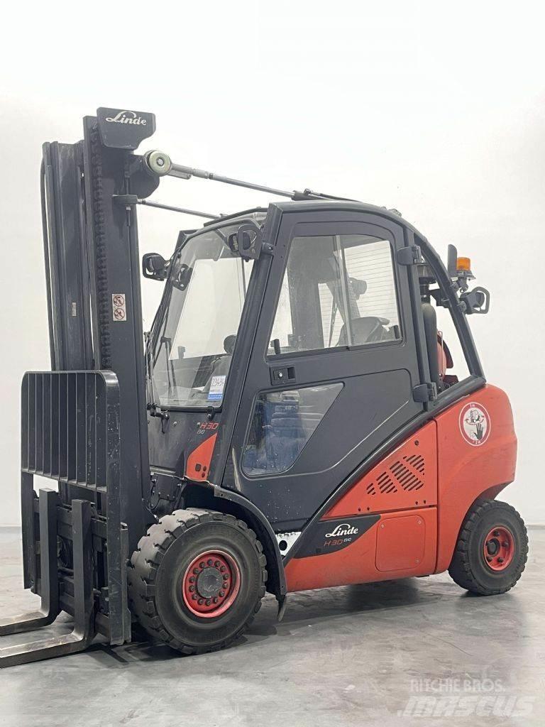 Linde H30T-02-393 Gázüzemű targoncák