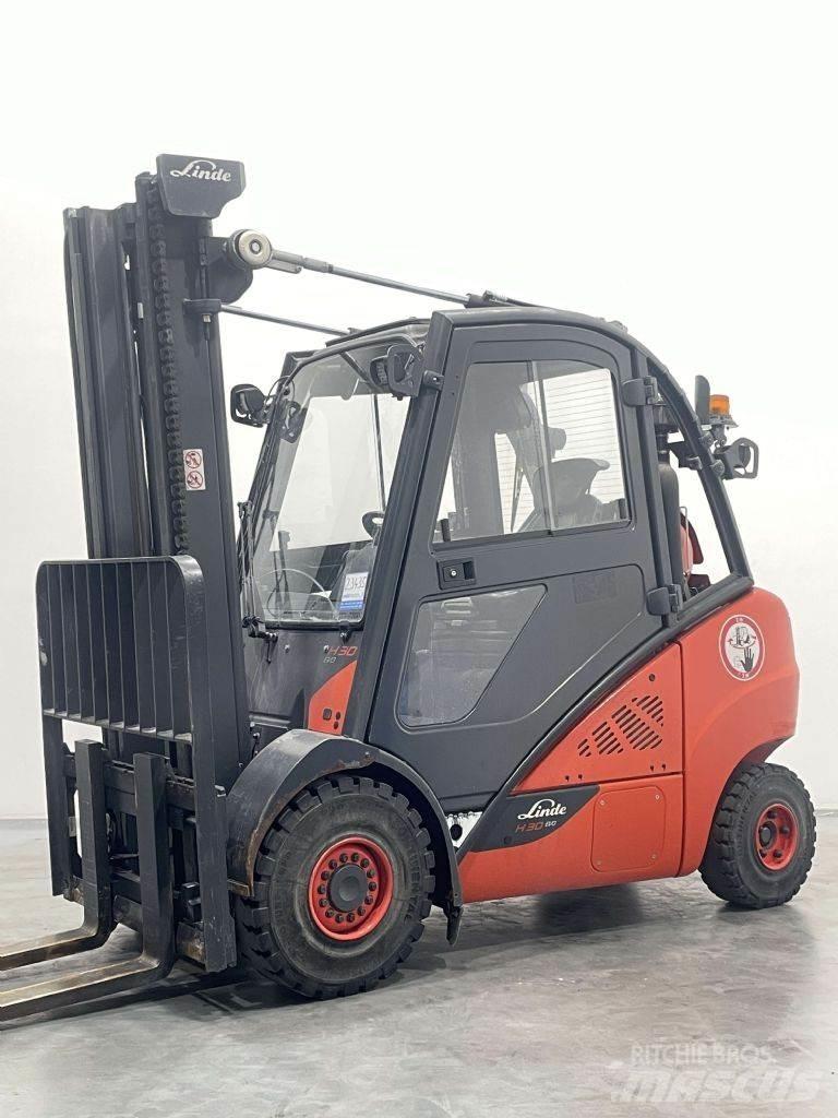 Linde H30T-02-393 Gázüzemű targoncák