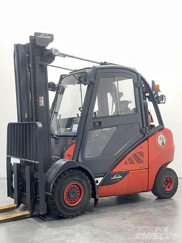 Linde H30T-02-393 Gázüzemű targoncák