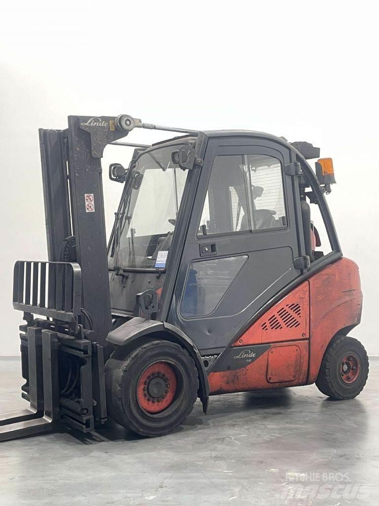 Linde H30T-02-393 Gázüzemű targoncák