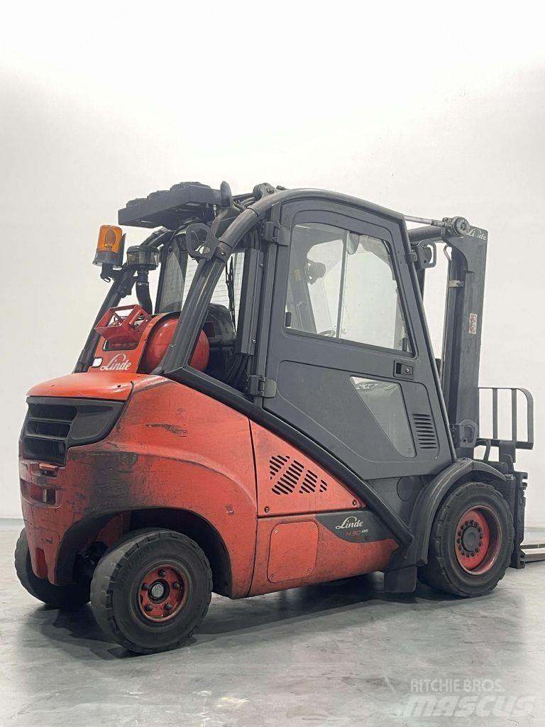 Linde H30T-02-393 Gázüzemű targoncák