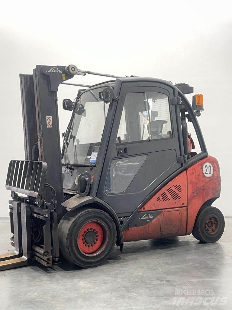 Linde H30T-02-393 Gázüzemű targoncák