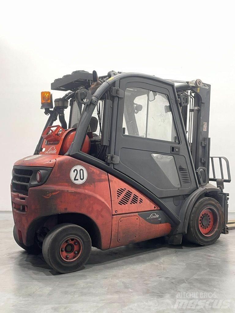 Linde H30T-02-393 Gázüzemű targoncák