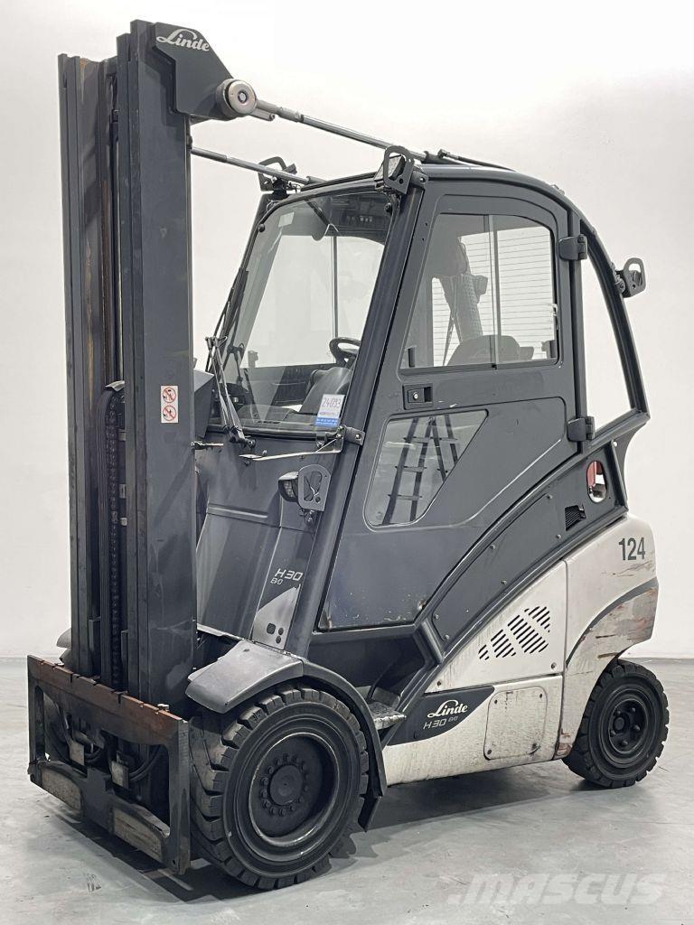 Linde H30T-02-393 Gázüzemű targoncák
