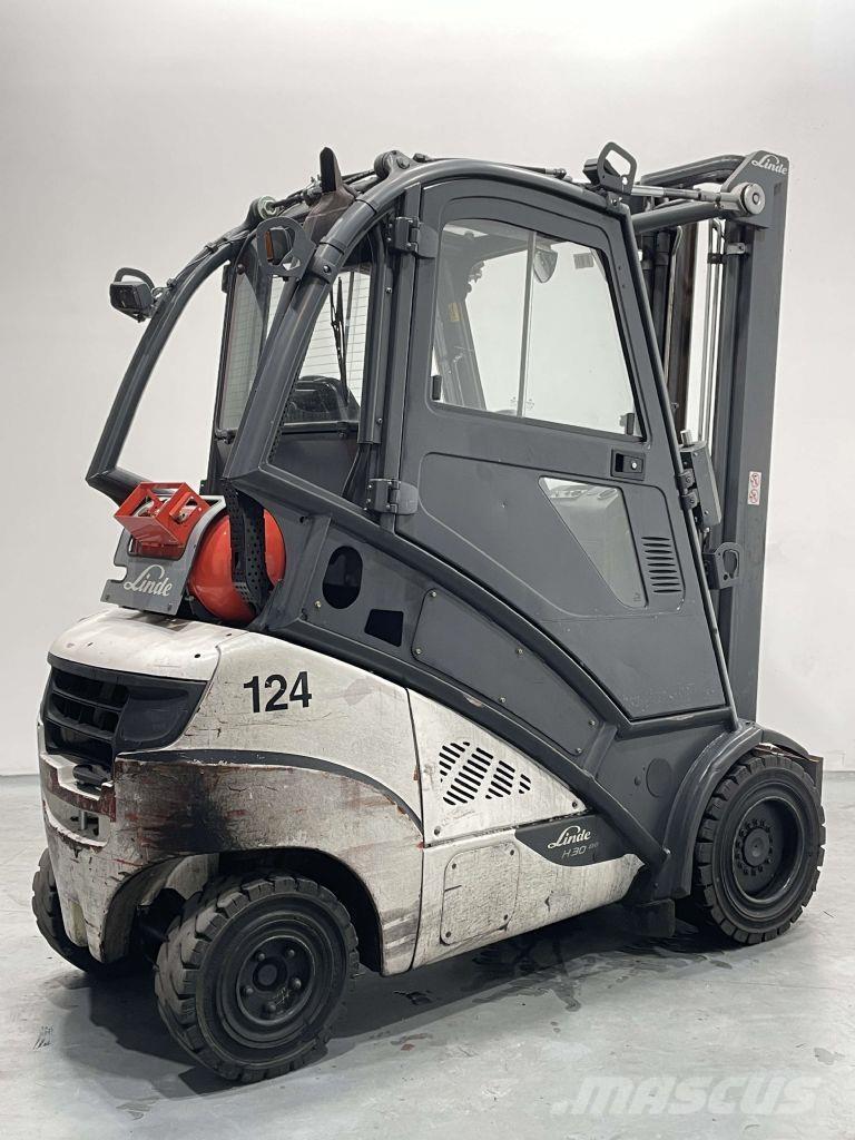 Linde H30T-02-393 Gázüzemű targoncák