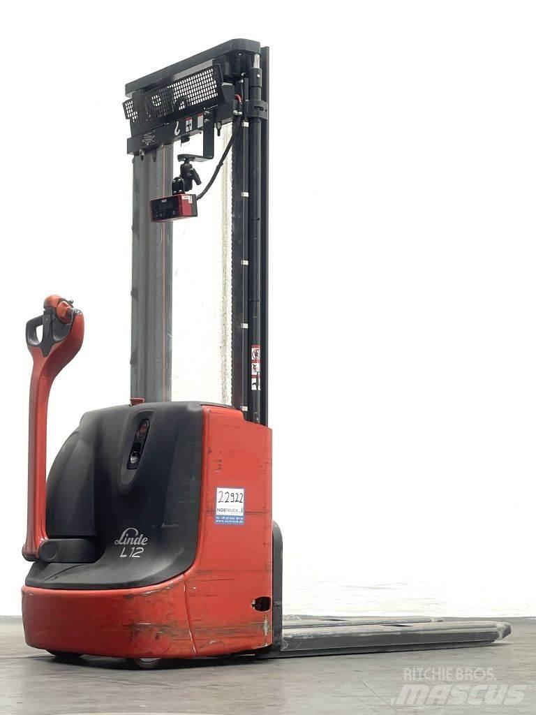 Linde L12 Gyalogkíséretű targonca