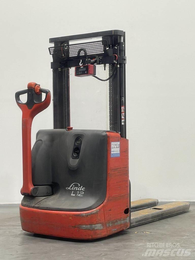 Linde L12 Gyalogkíséretű targonca
