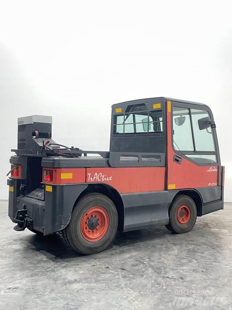 Linde P250-127 Vontatótargonca