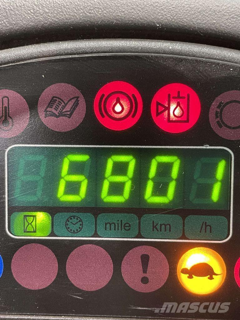 Linde P250-127 Vontatótargonca