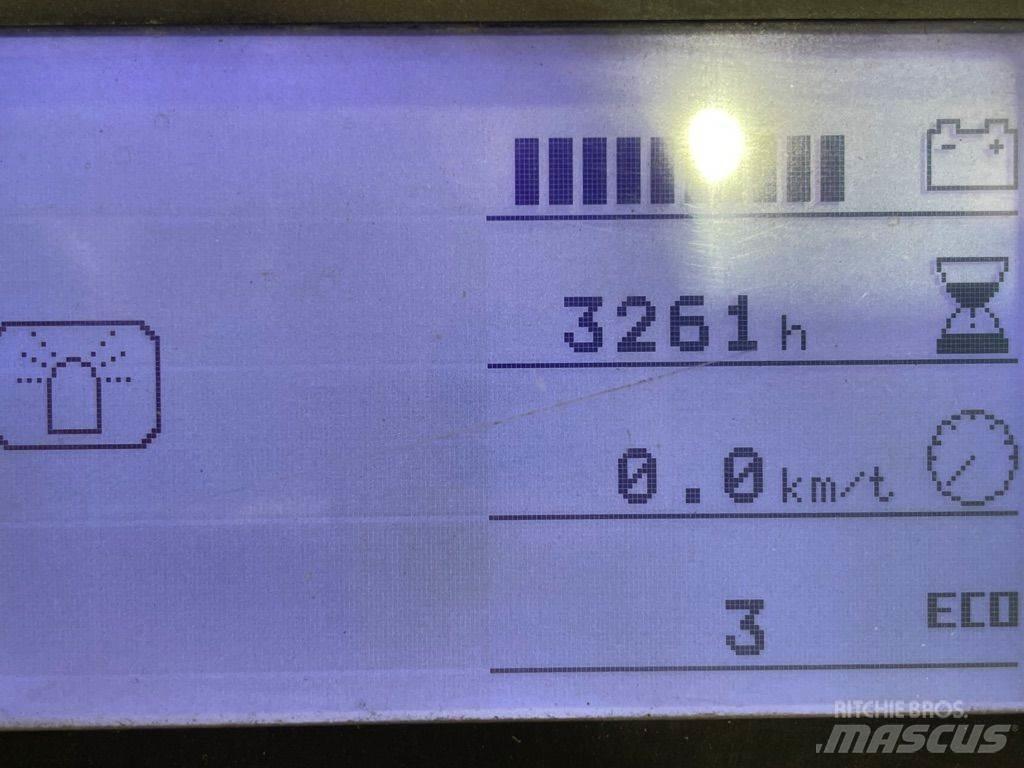 Linde P80-1191 Vontatótargonca