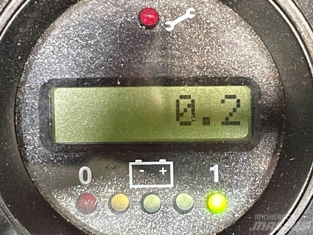 Logitrans Self1002 Gyalogkíséretű targonca