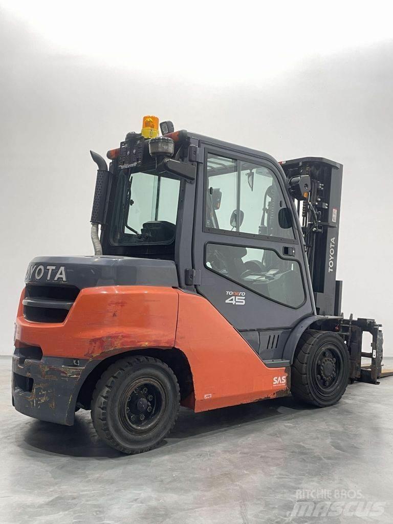 Toyota 40-8FD40N Dízel targoncák