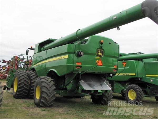 John Deere S680 Kombájnok