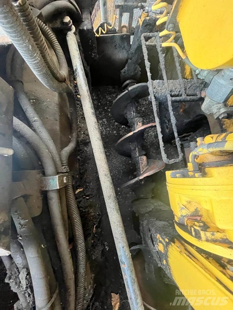 CAT AP600 Paver Aszfalt terítõ gépek