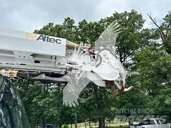 Altec DM47BTR Teherautóra szerelt emelők és állványok