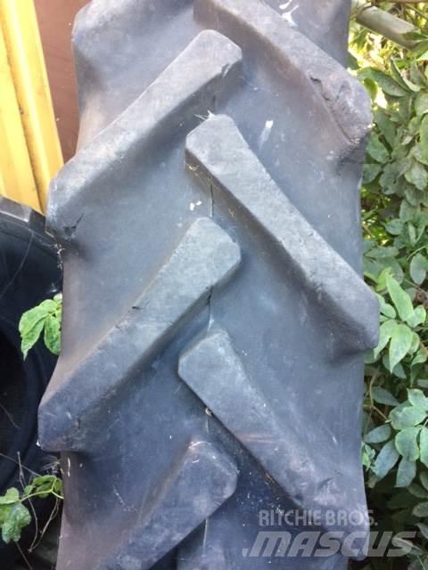  12.4x36 Gumiabroncsok, kerekek és felnik