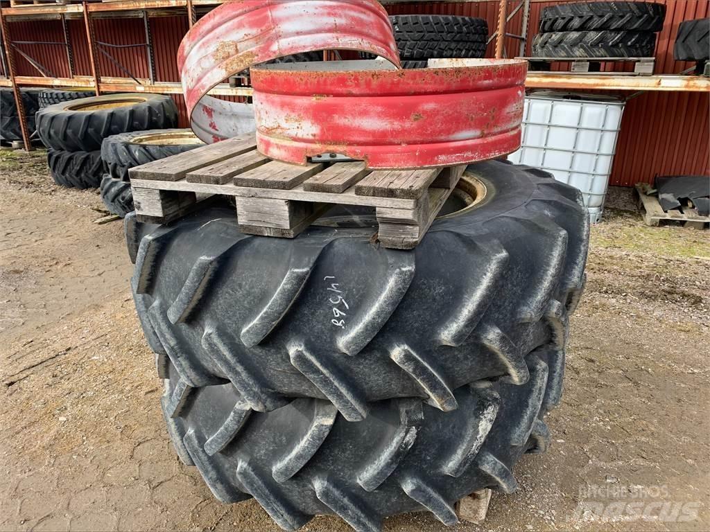  18.4x34 Gumiabroncsok, kerekek és felnik