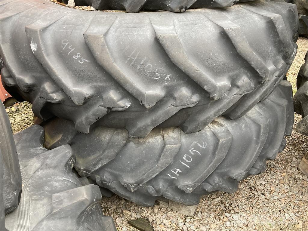  18.4X38 2 ST Gumiabroncsok, kerekek és felnik