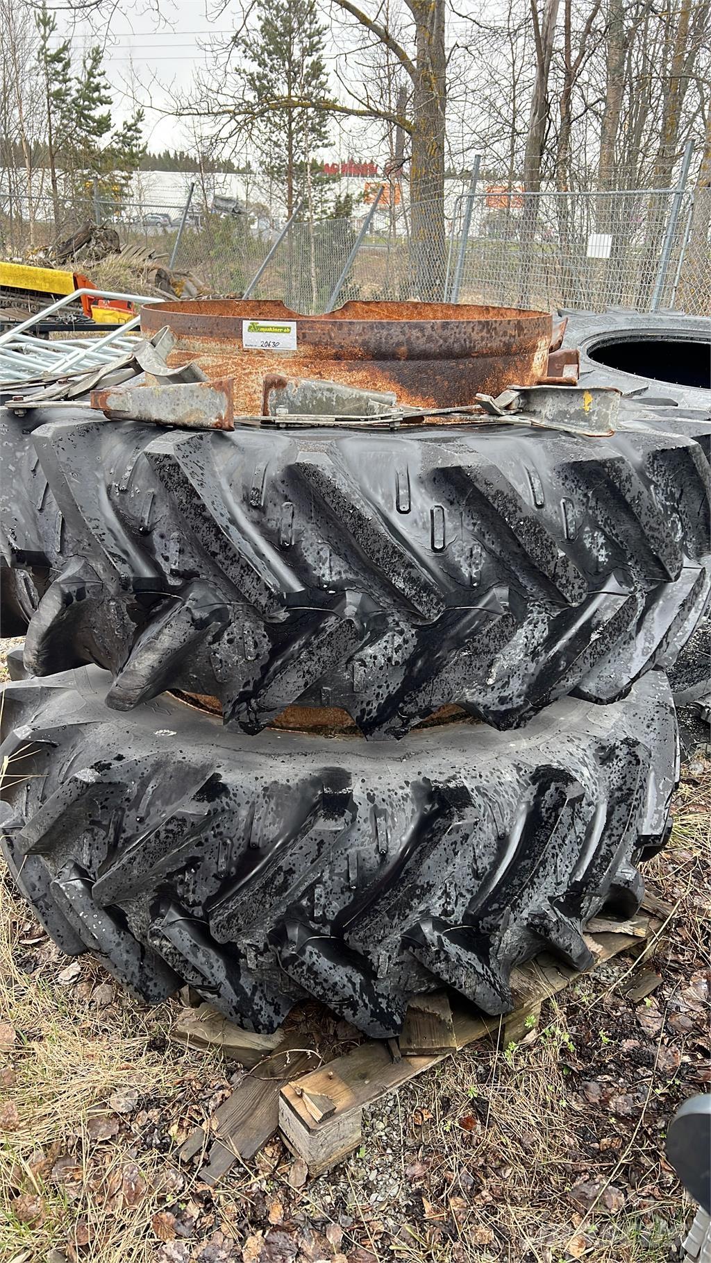  20.8R 38 Gumiabroncsok, kerekek és felnik