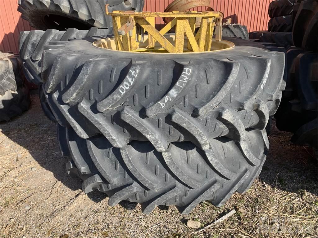  20.8X42 Gumiabroncsok, kerekek és felnik