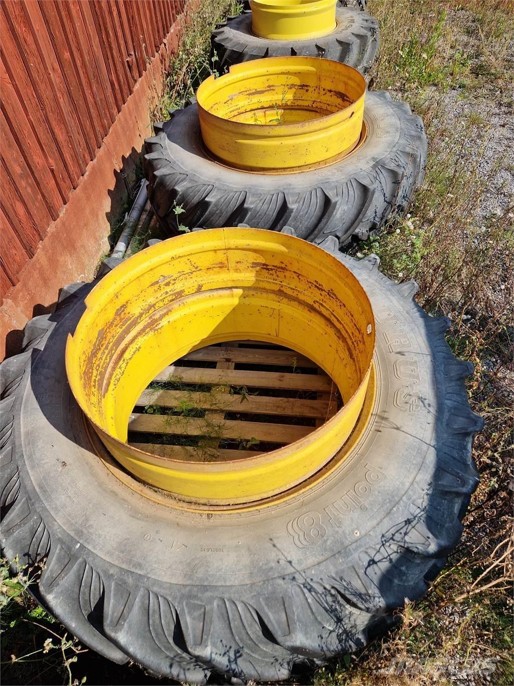  650/65x42, 540/65x30 Gumiabroncsok, kerekek és felnik