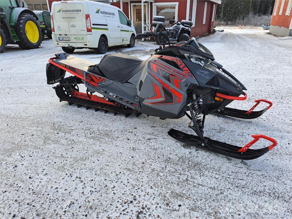 Arctic Cat M 8000 ALPHA Motoros szánok