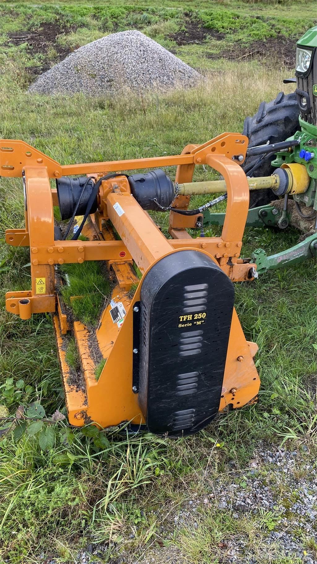 Berti TFH 250 BETESPUTS Szárzúzók és fűkaszák